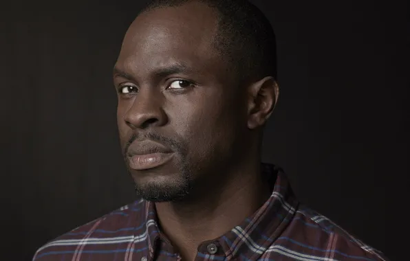 gbenga akinnagbe 2015 rubashka